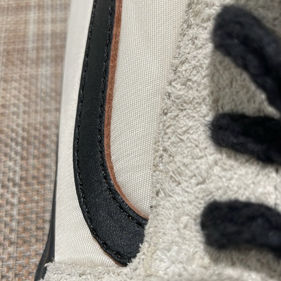 Vans Sk8-Mid in nylon and suede. Men's 9.5. Like new condition. Skate to create! - Picture 12 of 16